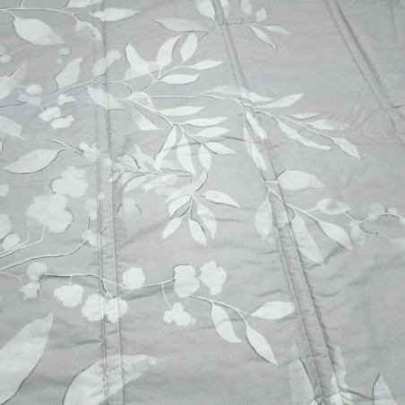  	Edredón Comforter Ibi Sandeco gris detalle ampliado 3