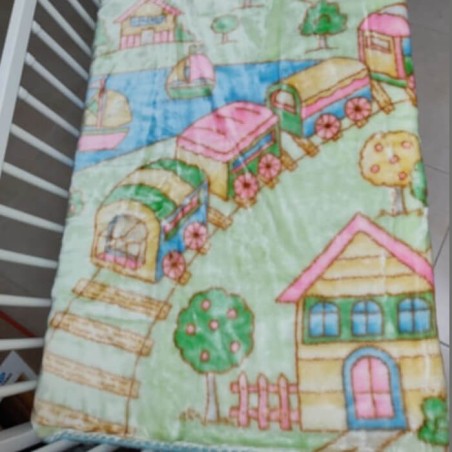 Detalle parte inferior Manta bebe cuna Trenecito 110 x 130 Verde