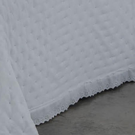 Detalle de la puntilla de la Colcha Bouti con Puntilla Adelia Blanco Fundeco